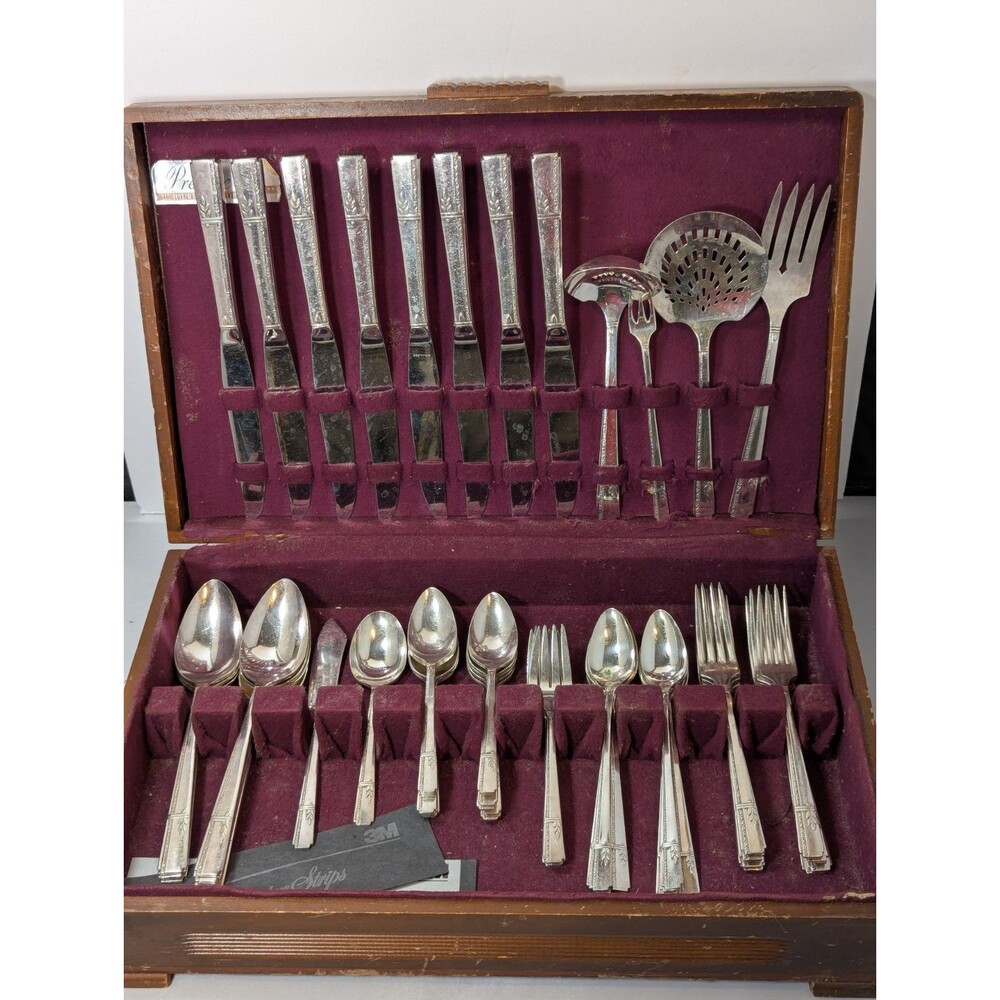 Vtg 1938 ONEIDA PRESTIGE GRENOBLE Silver Plate Service 51 Piece With Chest